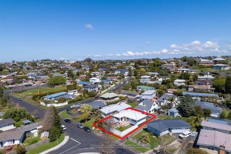 Photo of property in 1/22 Seine Road, Forrest Hill, Auckland, 0620