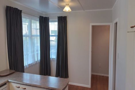 Photo of property in 7 Terrance Grove, Paparangi, Wellington, 6037