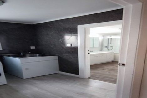 Photo of property in 4 Mills Road, Brooklyn, Wellington, 6021