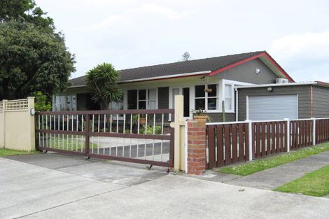 Photo of property in 1 Wallace Road, Mangere Bridge, Auckland, 2022