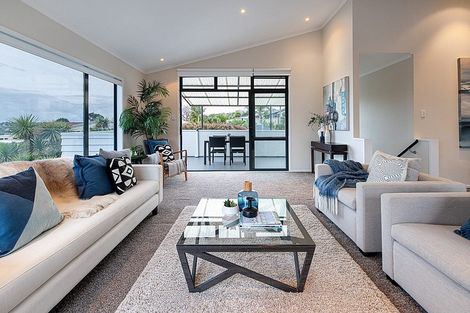 Photo of property in 21a Ridge Road, Waiake, Auckland, 0630