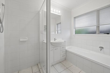 Photo of property in 50 Coolspring Way, Redwood, Christchurch, 8051