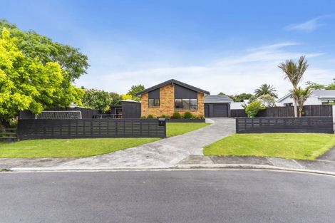 Photo of property in 7 Rheingold Place, Huapai, Kumeu, 0810