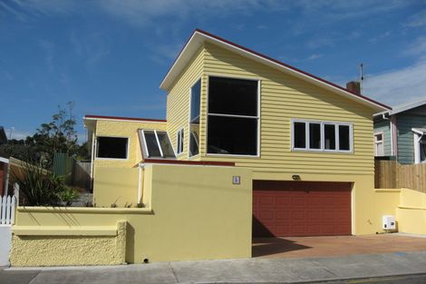 Photo of property in 5 Bulkeley Terrace, New Plymouth, 4310