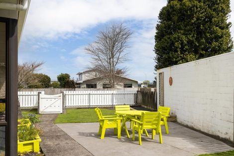Photo of property in 72 Manu Crescent, Upper Vogeltown, New Plymouth, 4310