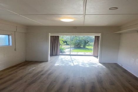 Photo of property in 49 Beaubank Road, Kelston, Auckland, 0602