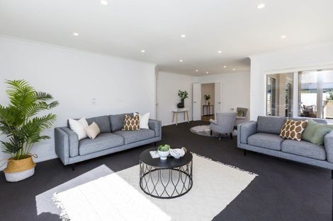 Photo of property in 16 Comeskey Grove, Elderslea, Upper Hutt, 5018