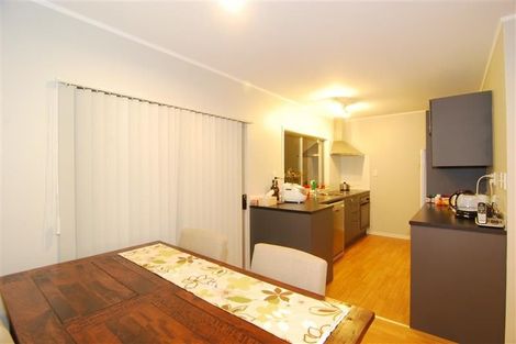 Photo of property in 2/147 Chivalry Road, Glenfield, Auckland, 0629