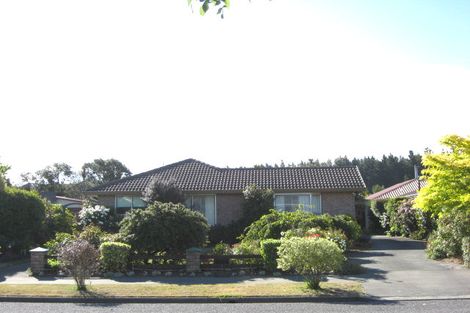 Photo of property in 39 Valecrest Avenue, Parklands, Christchurch, 8083
