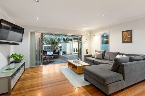 Photo of property in 25 Portadown Avenue, Pakuranga Heights, Auckland, 2010