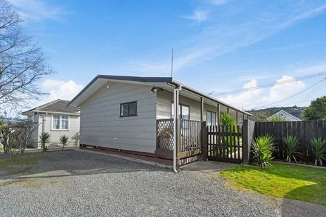 Photo of property in 2/1159 High Street, Taita, Lower Hutt, 5011