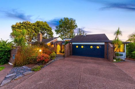 Photo of property in 5 Clearwater Cove, West Harbour, Auckland, 0618