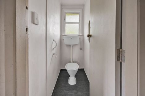 Photo of property in 40 Banks Street, Marfell, New Plymouth, 4310