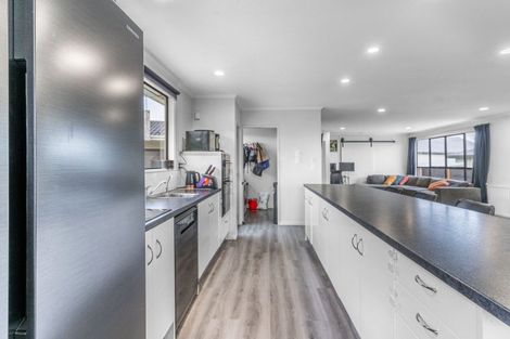 Photo of property in 8 Calder Place, Winton, 9720