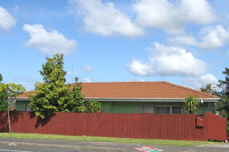Photo of property in 2/10 Benchmark Drive, Massey, Auckland, 0614