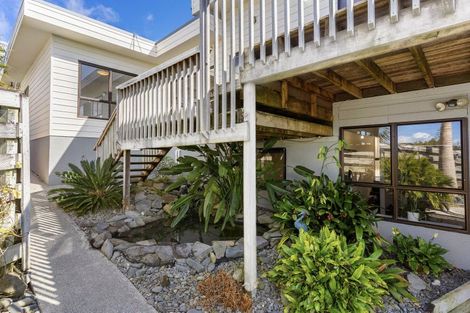 Photo of property in 123 Carlisle Road, Northcross, Auckland, 0632