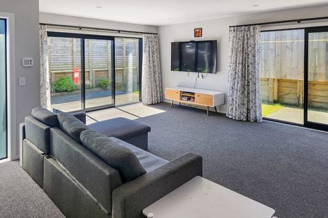 Photo of property in 42a Moeraki Road, Maoribank, Upper Hutt, 5018