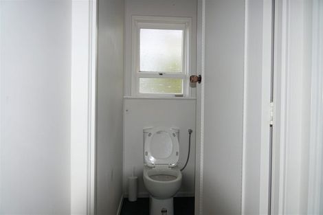 Photo of property in 90 Coronation Road, Hillcrest, Auckland, 0627