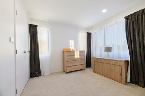 Photo of property in 17d Crosby Road, West Harbour, Auckland, 0618