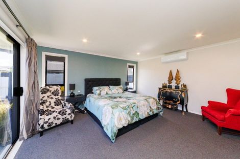 Photo of property in 25 Trump Place, Kelvin Grove, Palmerston North, 4414