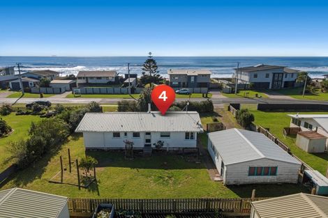 Photo of property in 4 Pukehina Parade, Pukehina, Te Puke, 3189