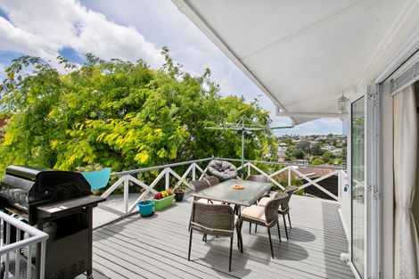 Photo of property in 1/14 Kiteroa Terrace, Rothesay Bay, Auckland, 0630