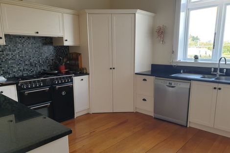 Photo of property in 8 Campbell Drive, Martinborough, 5711