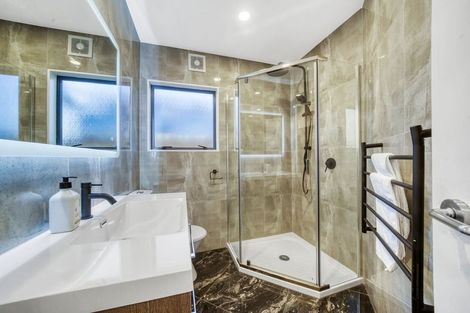Photo of property in 1/6 Eastern Beach Road, Eastern Beach, Auckland, 2012