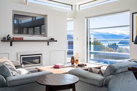 Photo of property in 15 Faulks Terrace, Wanaka, 9305