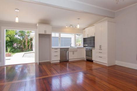 Photo of property in 7 Miro Street, Helensville, 0800