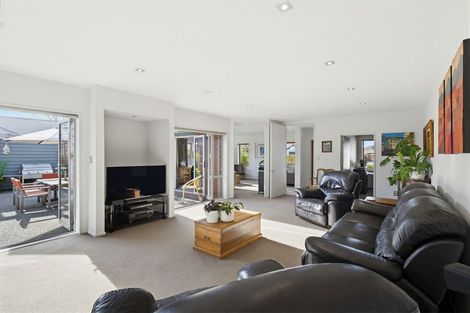 Photo of property in 35 Heathridge Place, Lincoln, 7608