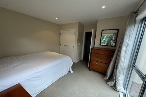 Photo of property in 14 Forbes Lane, Newlands, Wellington, 6037