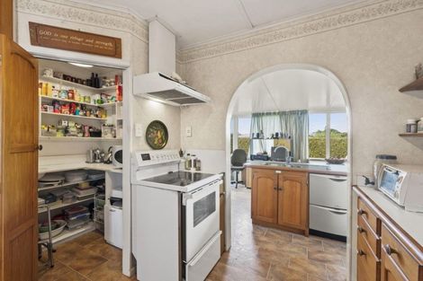 Photo of property in 31 De Luen Avenue, Tindalls Beach, Whangaparaoa, 0930