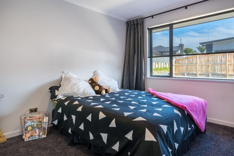 Photo of property in 71 Grandvista Drive, Green Island, Dunedin, 9018