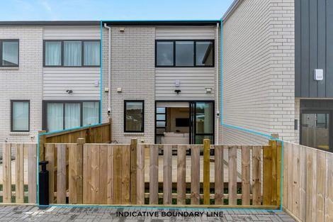 Photo of property in 5/86 Fred Taylor Drive, Westgate, Auckland, 0814