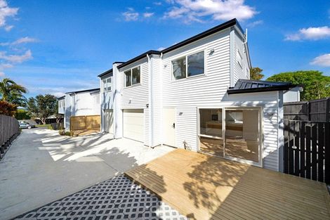 Photo of property in 24d Pipitea Place, Massey, Auckland, 0614
