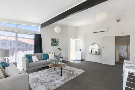 Photo of property in 303 Wellington Road, Wainuiomata, Lower Hutt, 5014