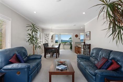 Photo of property in 2/31 Manly Esplanade, Browns Bay, Auckland, 0630