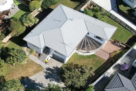 Photo of property in 16b Saint Edmund Crescent, Tawa, Wellington, 5028