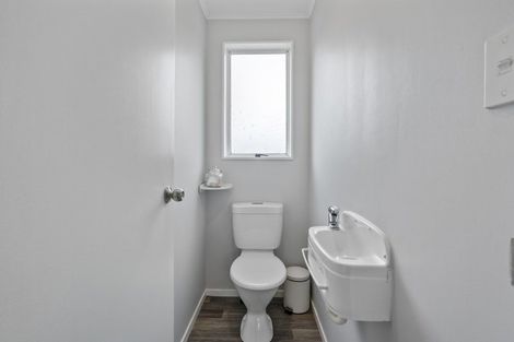 Photo of property in 18 Brightwater Crescent, Totara Park, Upper Hutt, 5018