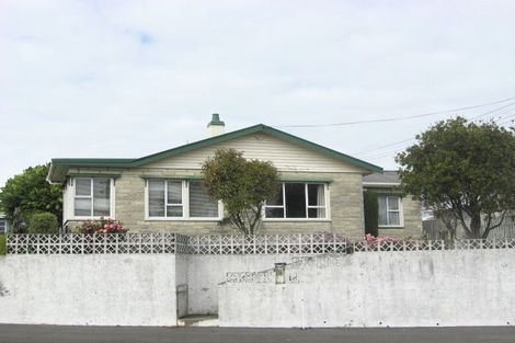 Photo of property in 35 Breakwater Road, Moturoa, New Plymouth, 4310
