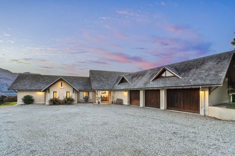 Photo of property in 186 Beacon Point Road, Wanaka, 9305