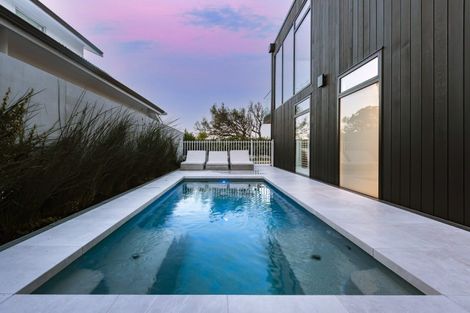 Photo of property in 8a Beachville Road, Redcliffs, Christchurch, 8081