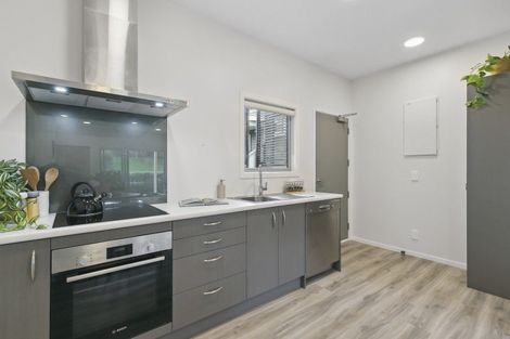 Photo of property in 6 Atkinson Street, Newlands, Wellington, 6037