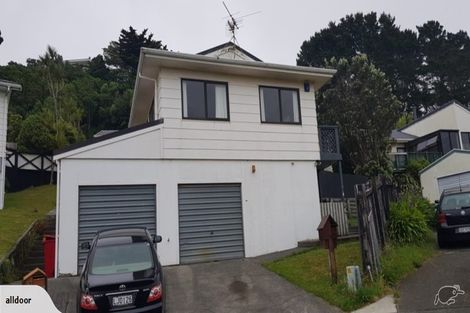Photo of property in 21 Fernhaven Grove, Newlands, Wellington, 6037