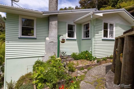Photo of property in 36 Wyndham Road, Pinehaven, Upper Hutt, 5019