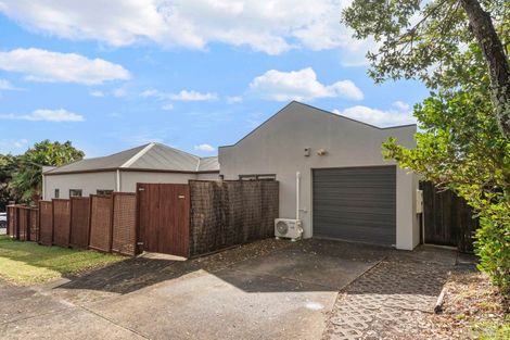 Photo of property in 2 Arlose Place, Westgate, Auckland, 0614