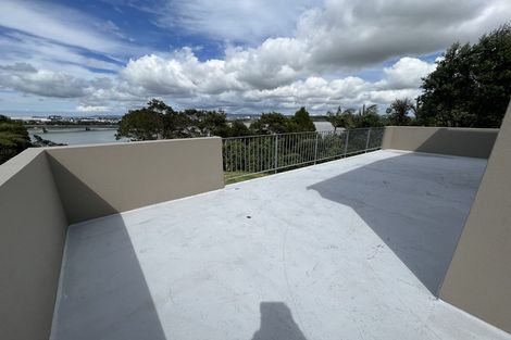 Photo of property in 32 Marae Road, Greenhithe, Auckland, 0632