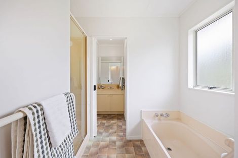 Photo of property in 22 Harvest Drive, Henderson, Auckland, 0612