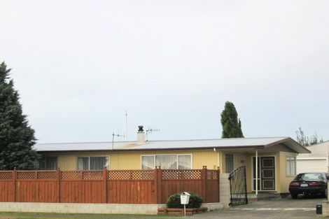 Photo of property in 37 Tait Drive, Greenmeadows, Napier, 4112